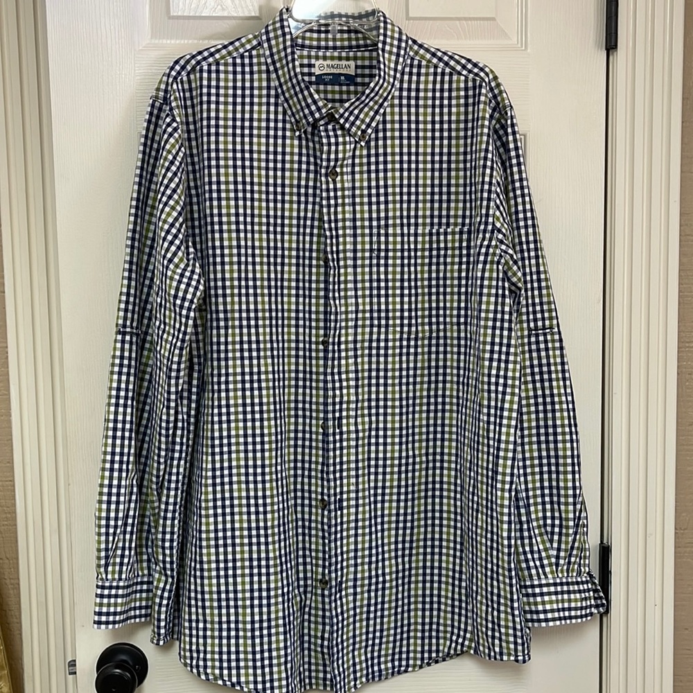 Magellan outdoors loose fit button up shirt. Size XL. Great condition!